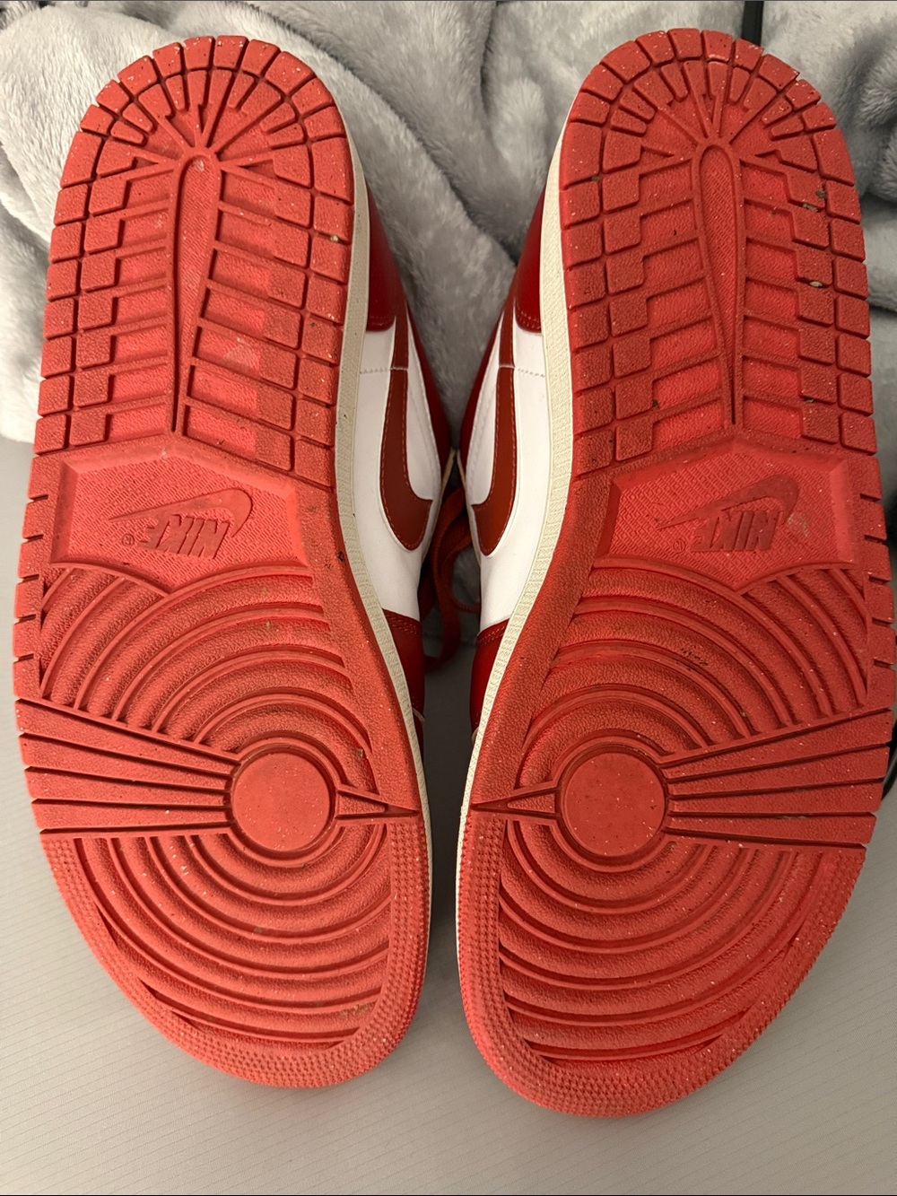 NIKE AIR JORDAN Men's Low-Top Athletic Shoes - White & Red - Picture 6 of 6